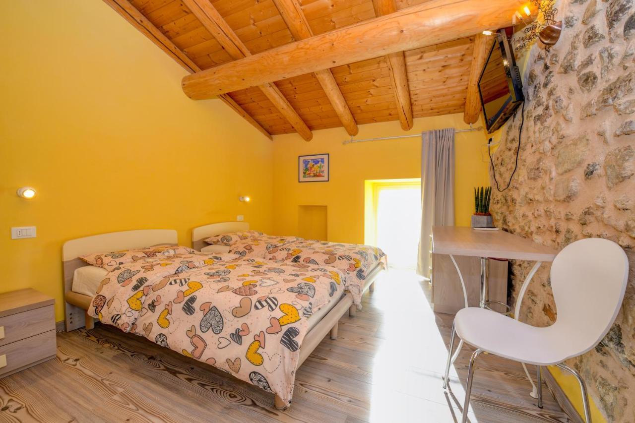 Апартаменти Casa Nel Borgo - Il Gufo Tremosine Екстер'єр фото